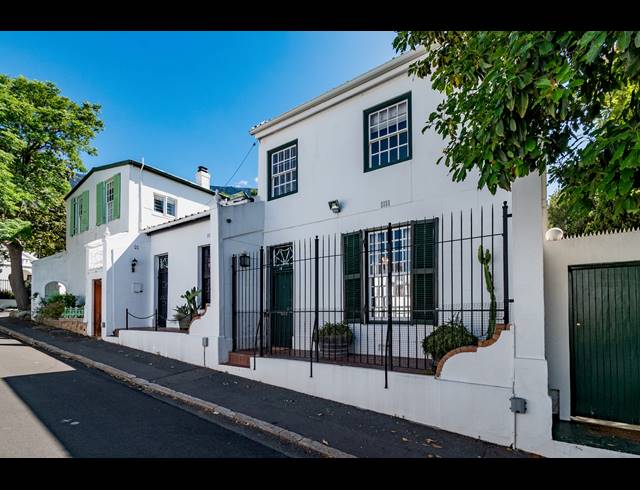 2 BEDROOM FREEHOLD FOR SALE IN ORANJEZICHT